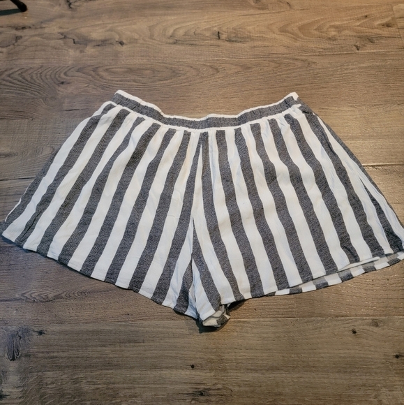 Favlux striped shorts size large - Picture 3 of 5